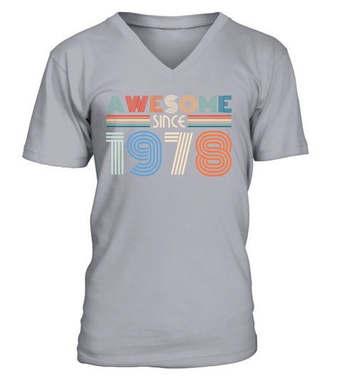 1978 Vintage born in Retro age Birthday gift idea Men's V-Neck T-shirt