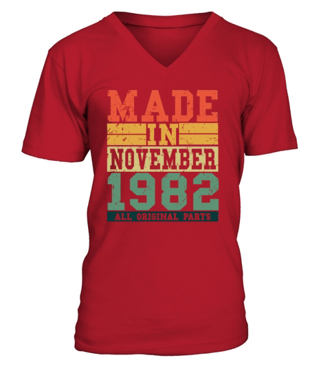 1982 Birthday November Vintage Saying Men's V-Neck T-shirt