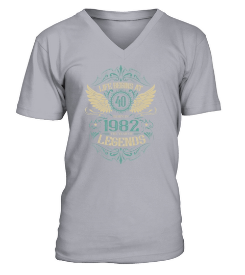 40th birthday vintage 1982 grand piano Men's V-Neck T-shirt