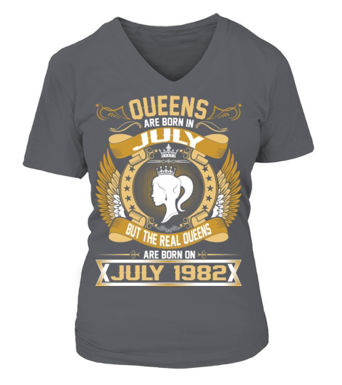The Real Queens Are Born On July 1982 Women's V-Neck T-shirt